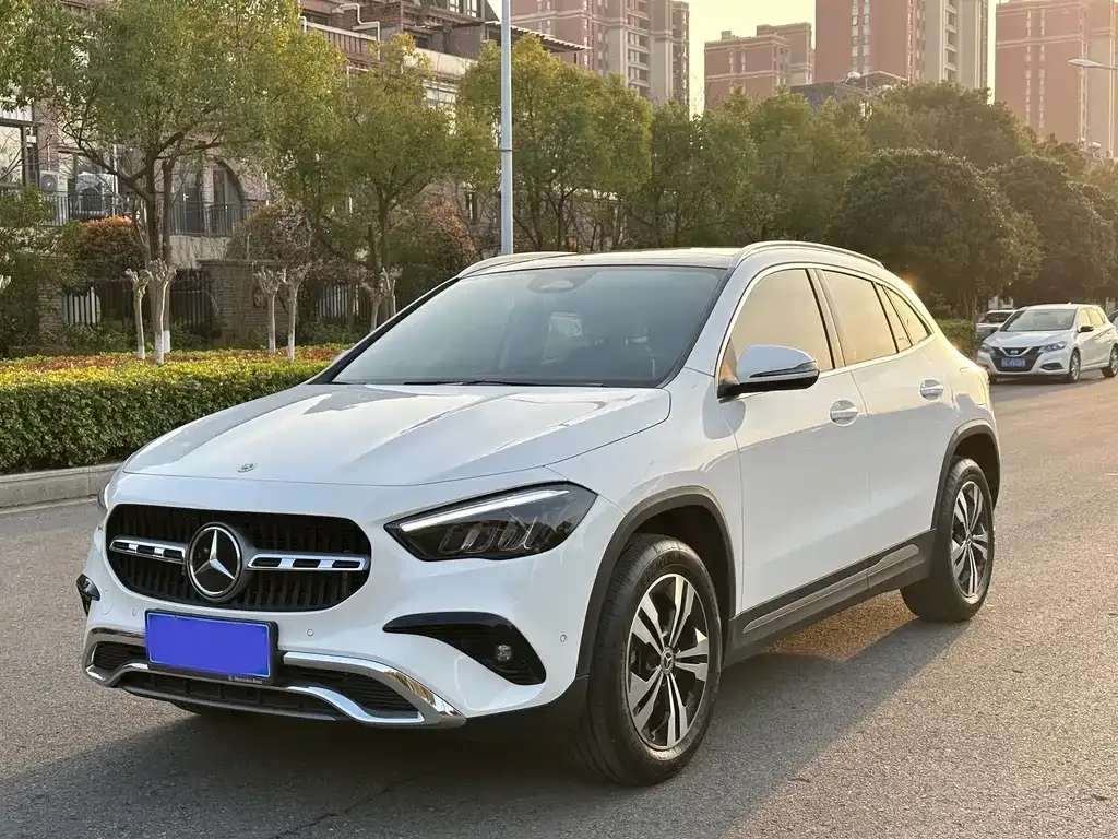 Mercedes-Benz GLA — фото 1