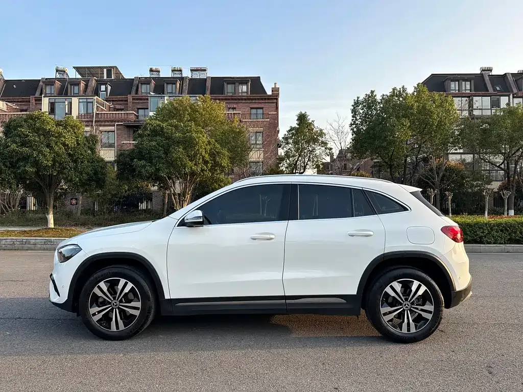 Mercedes-Benz GLA — фото 4