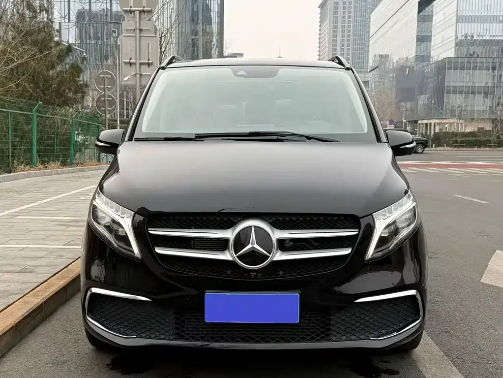 Mercedes-Benz V-Class 2023 из CN, фото 6