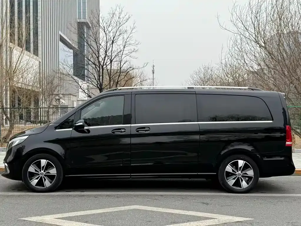 Mercedes-Benz V-Class 2023 из CN, фото 3