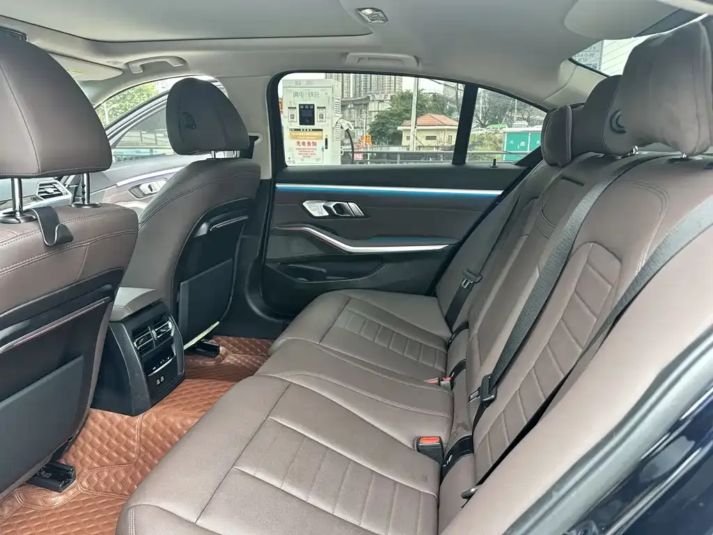 BMW 3 Series 2021 из CN, фото 4
