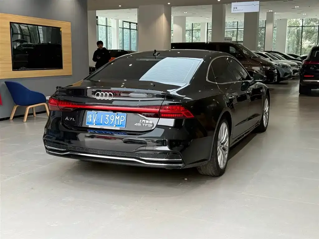 Audi A7L 2024 из CN, фото 2