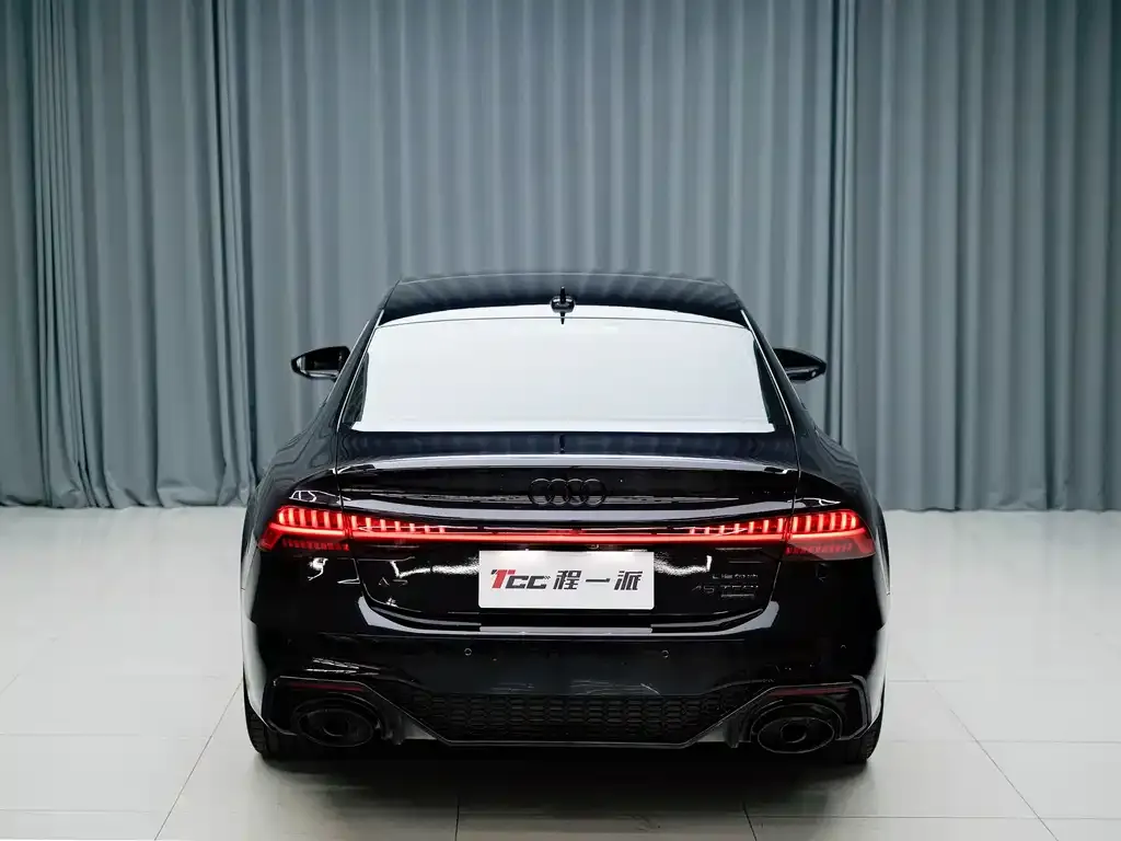 Audi A7L — фото 5