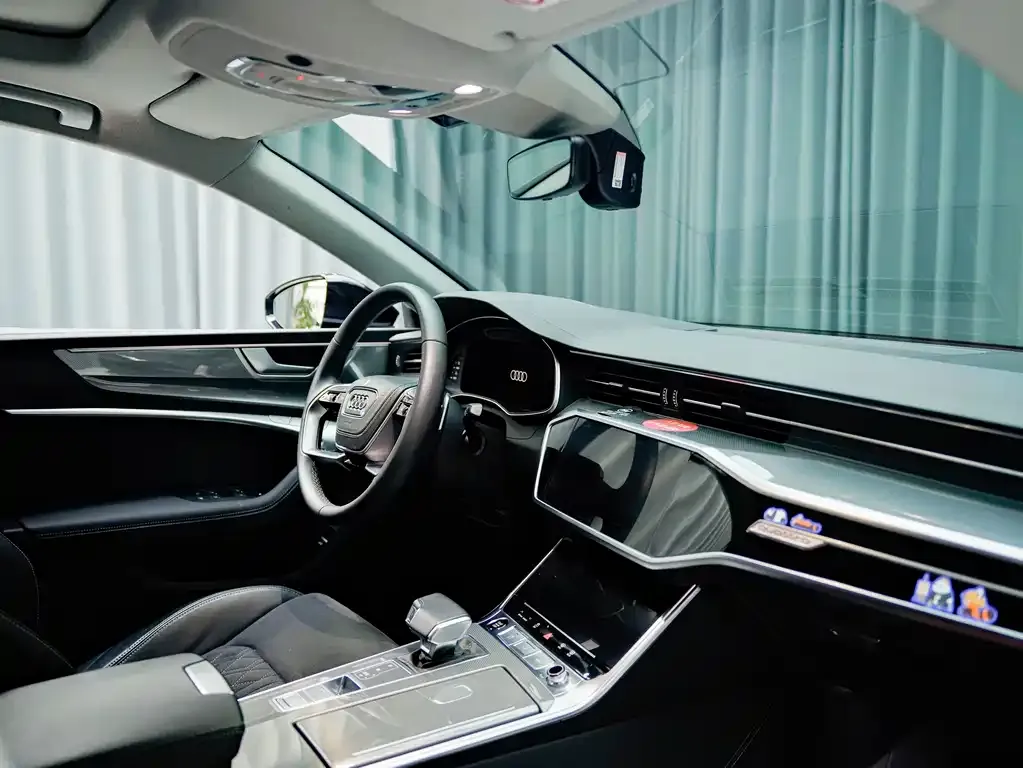 Audi A7L — фото 10