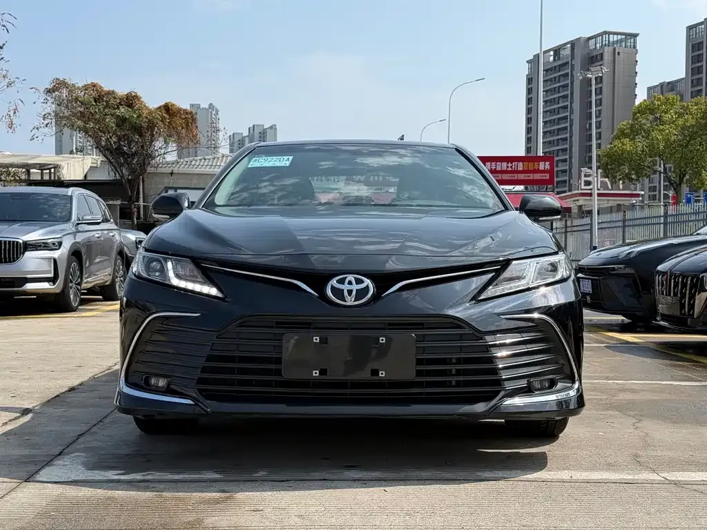 Toyota Camry — фото 4