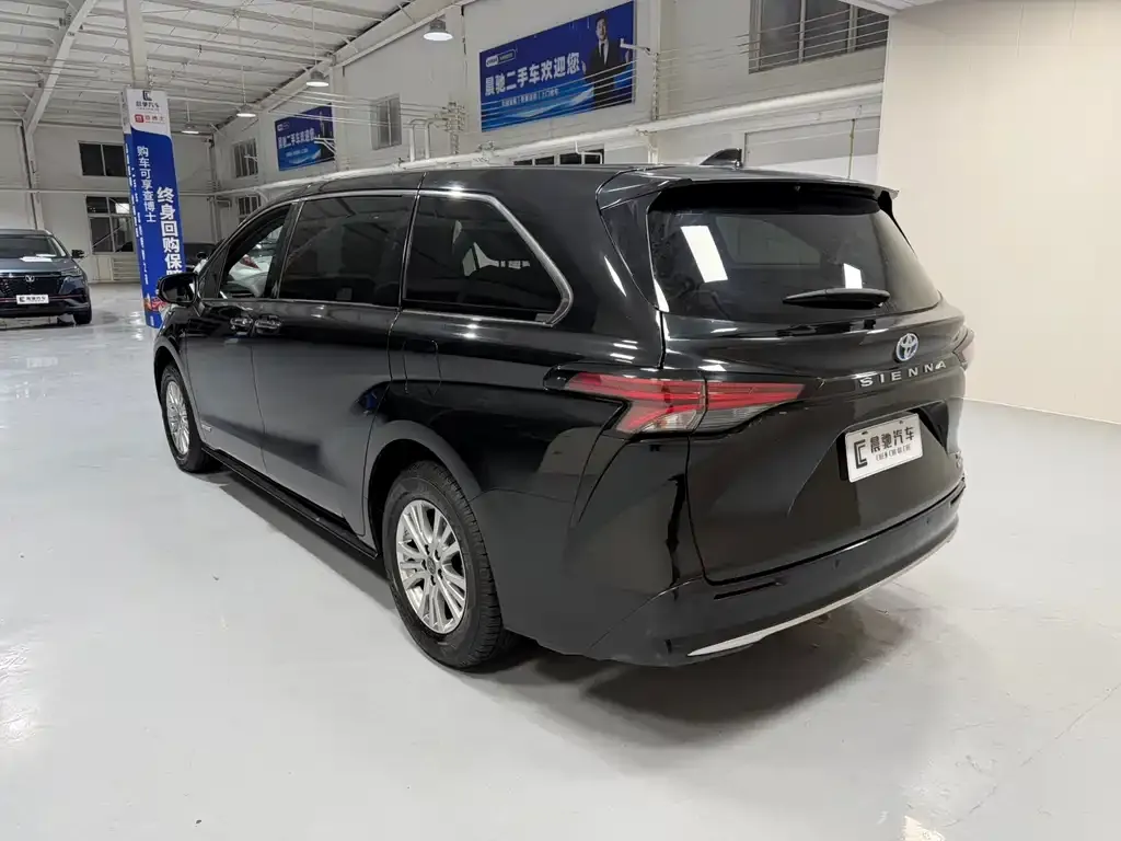 Toyota Sienna 2022 из CN, фото 4