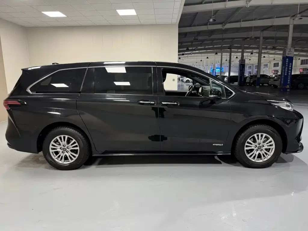 Toyota Sienna 2022 из CN, фото 10