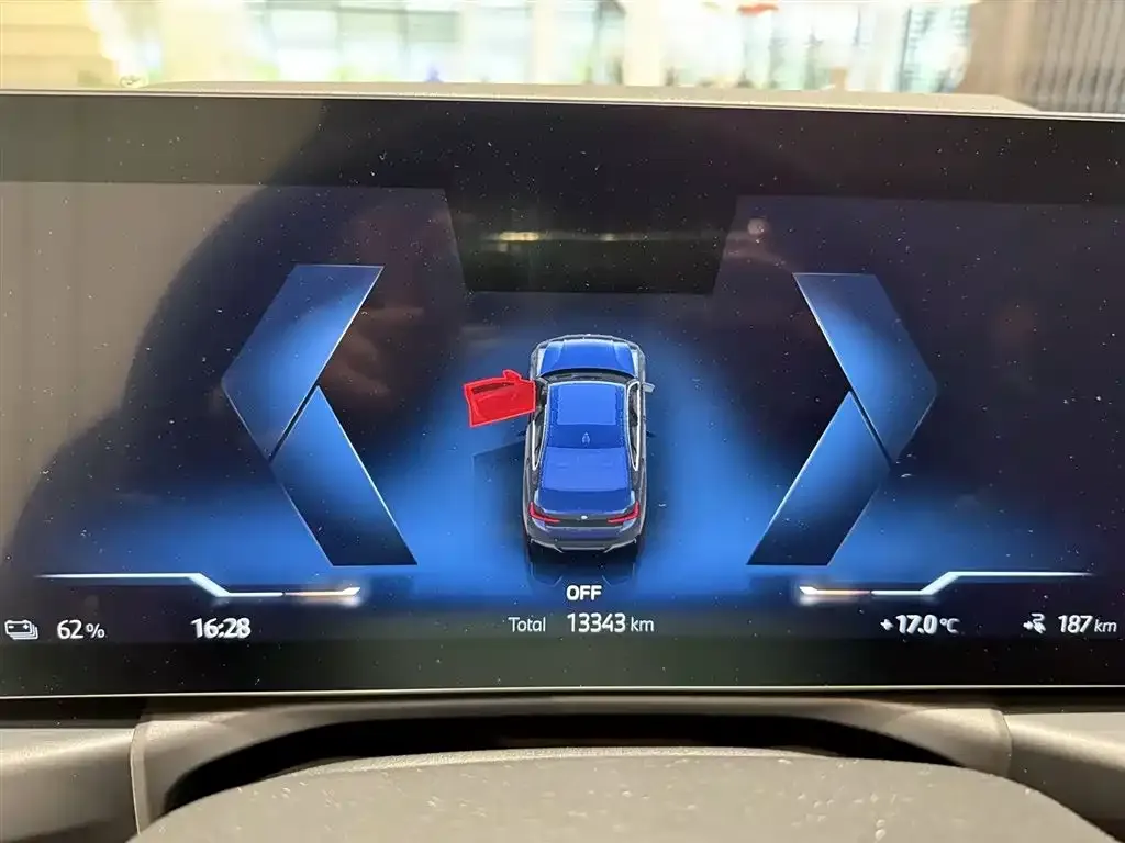 BMW i3 2025 из CN, фото 3