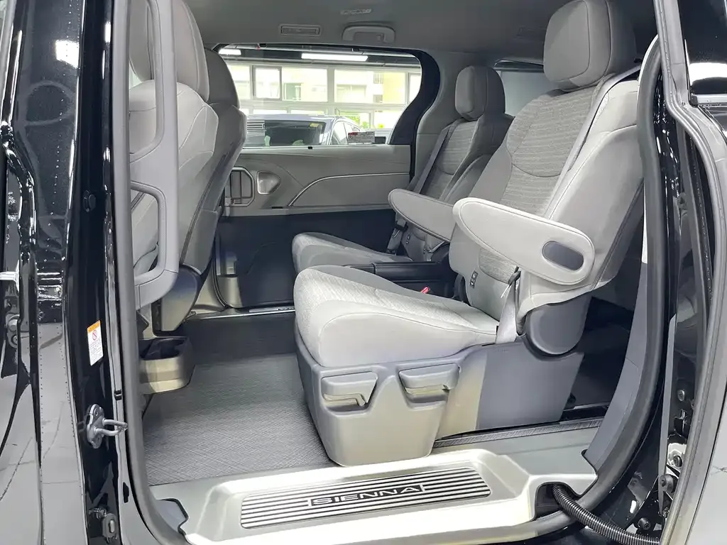 Toyota Sienna 2026 из CN, фото 8