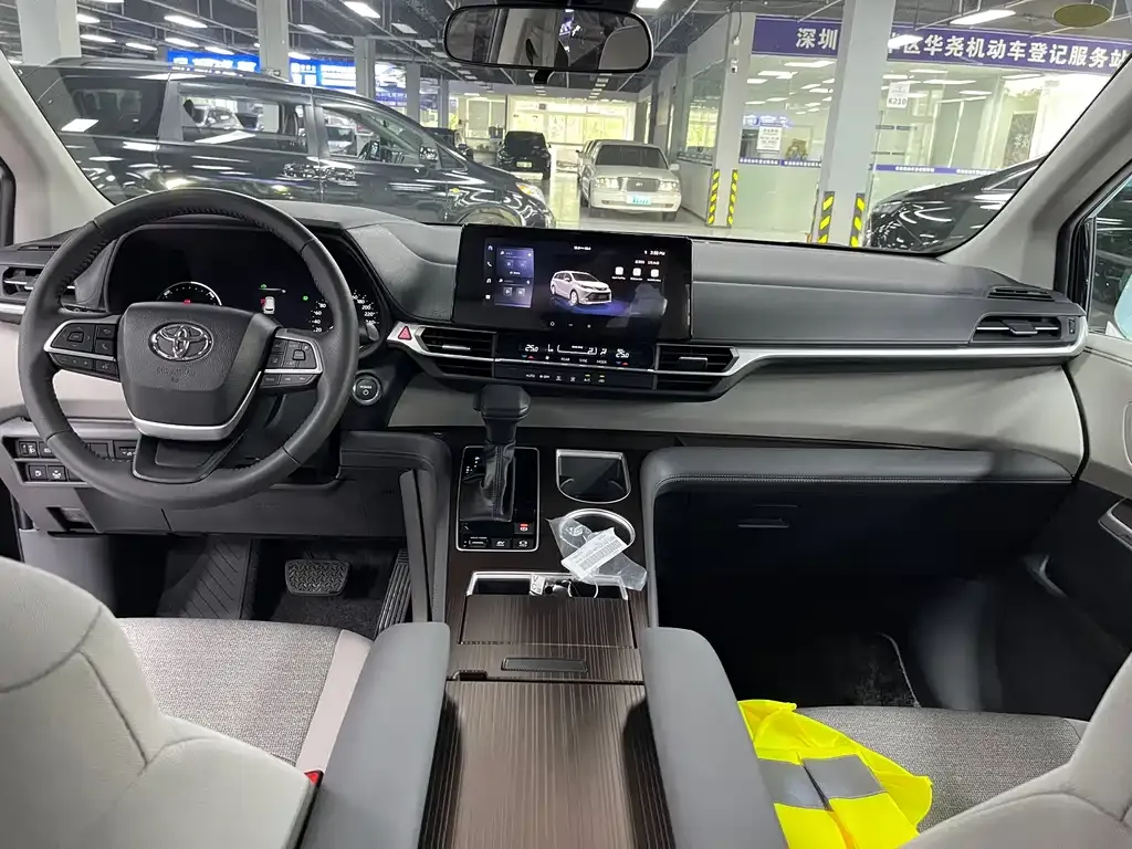 Toyota Sienna 2026 из CN, фото 9