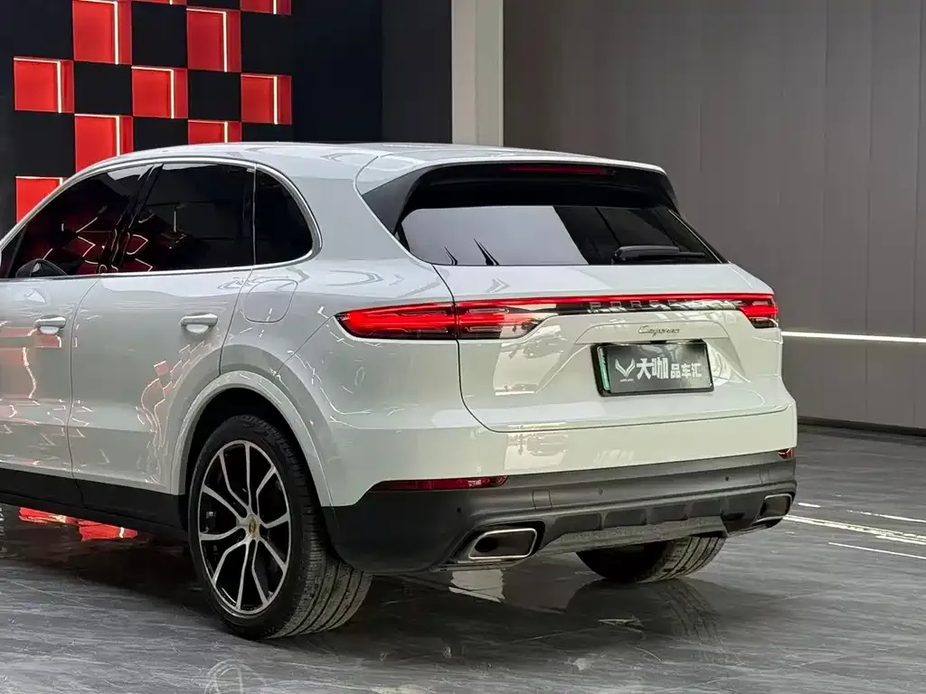 Porsche Cayenne Hybrid — фото 3
