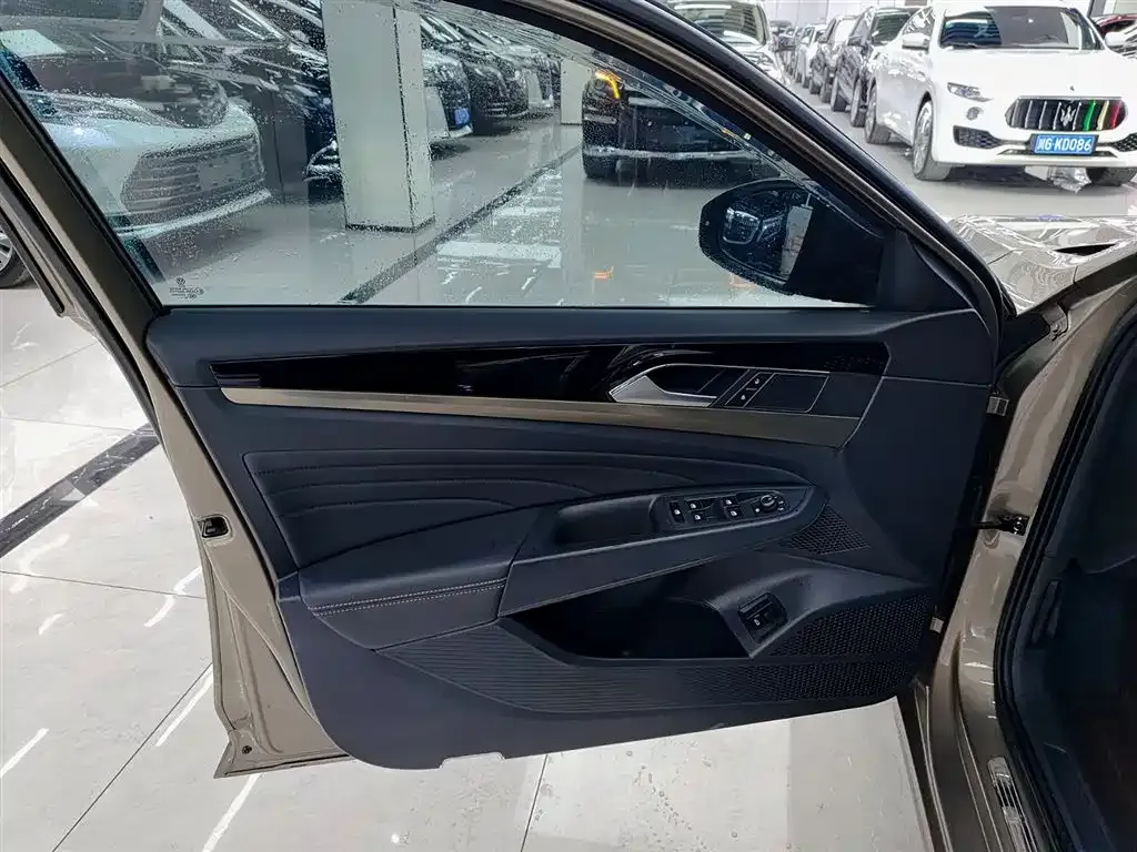 Volkswagen Passat 2021 из CN, фото 3