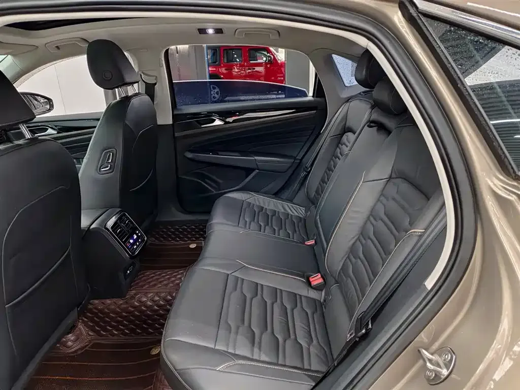 Volkswagen Passat 2021 из CN, фото 5