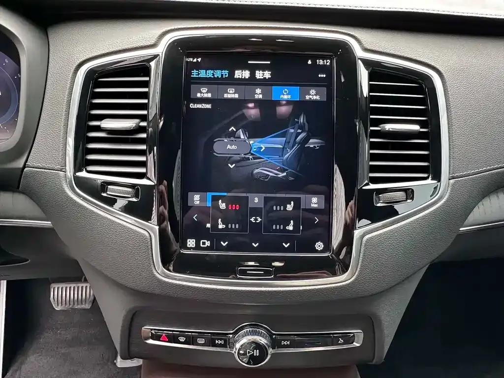 Volvo XC90 — фото 9