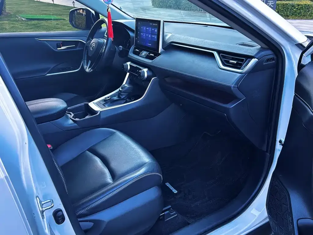 Toyota RAV4 2021 из CN, фото 5