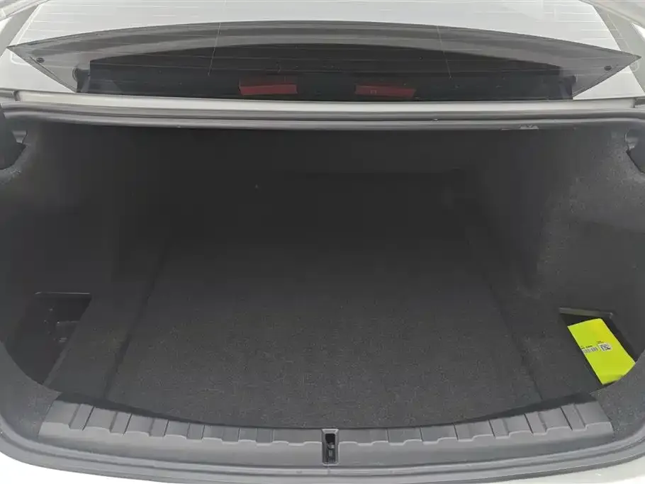 BMW 3 Series 2024 из CN, фото 7