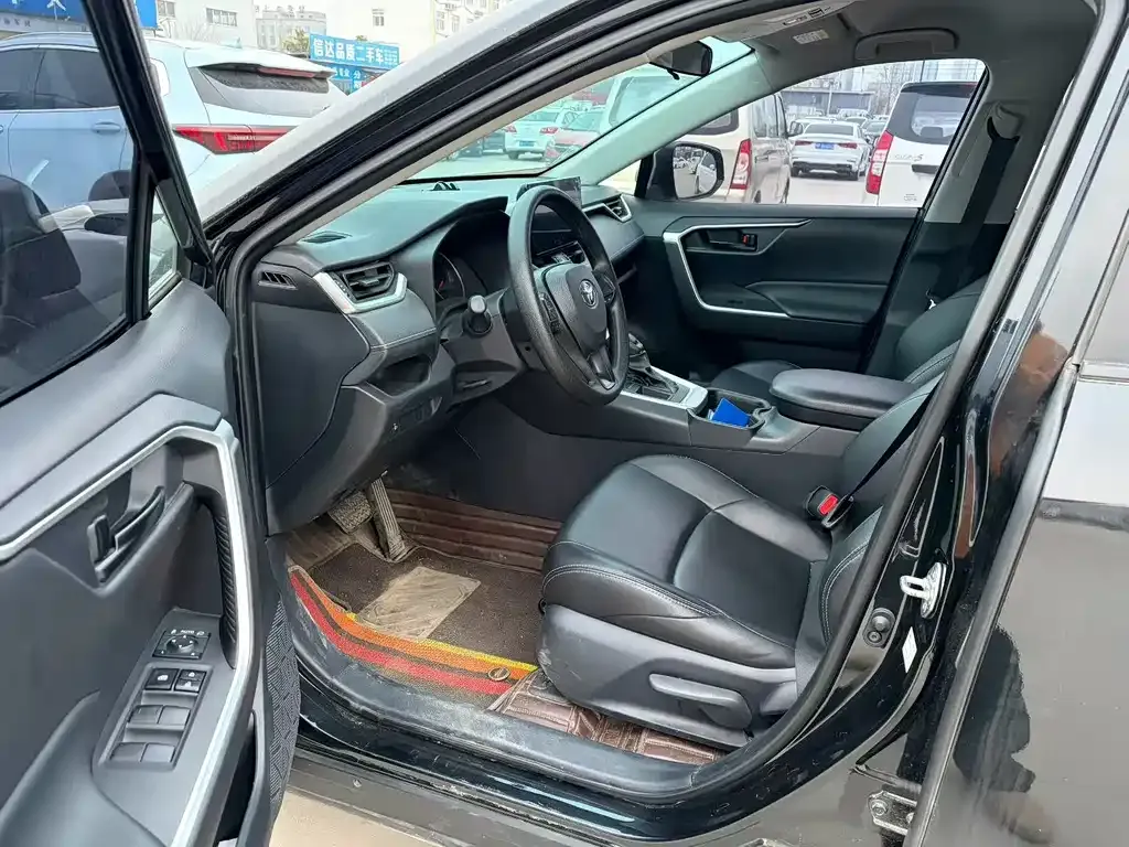 Toyota Wildlander 2024 из CN, фото 7