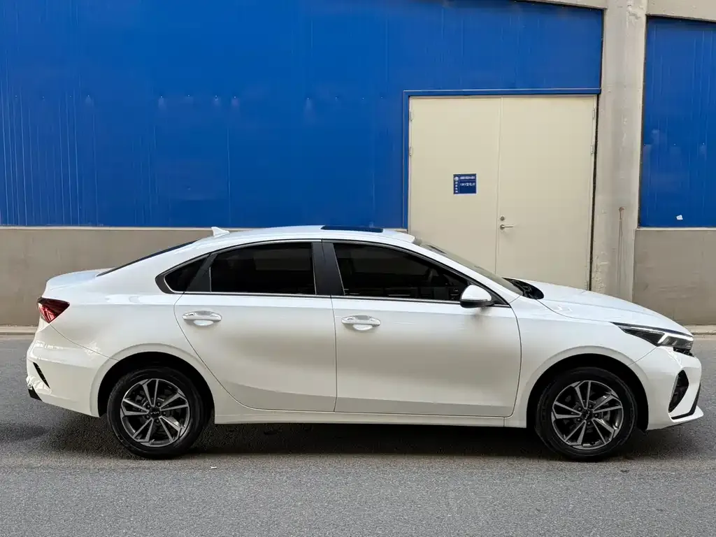 Kia K3 2023 из CN, фото 8