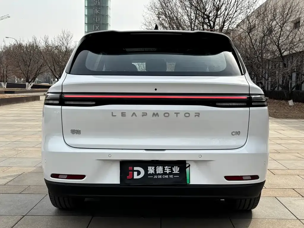 Leapmotor C10 — фото 8