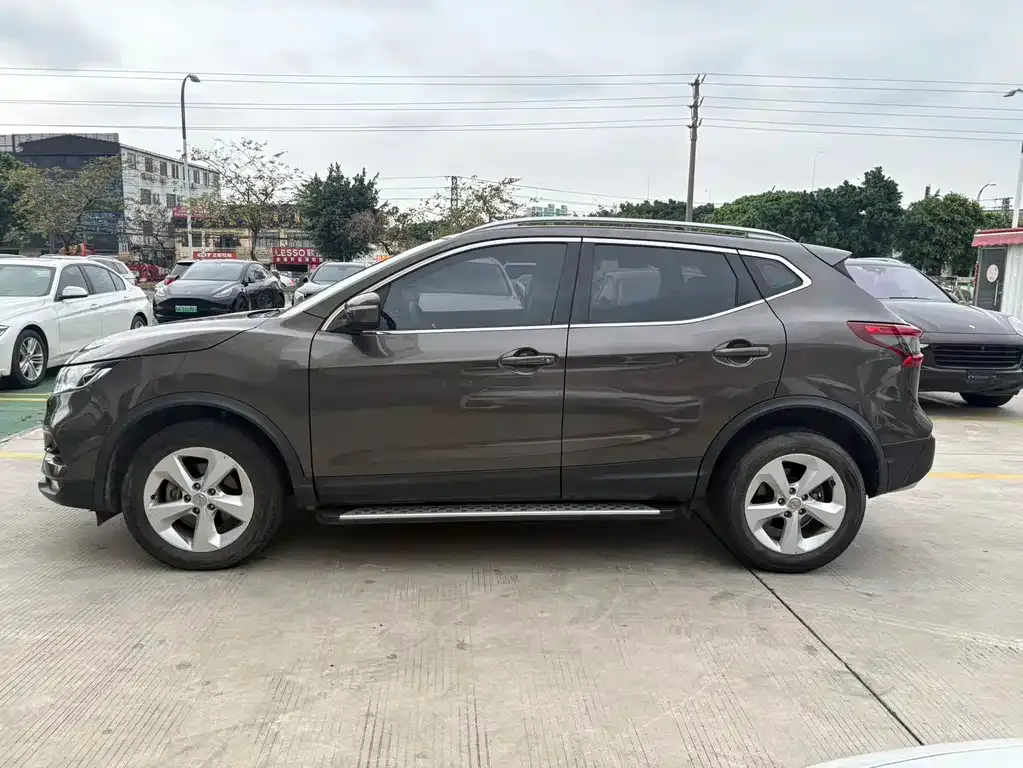 Nissan Qashqai 2022 из CN, фото 2