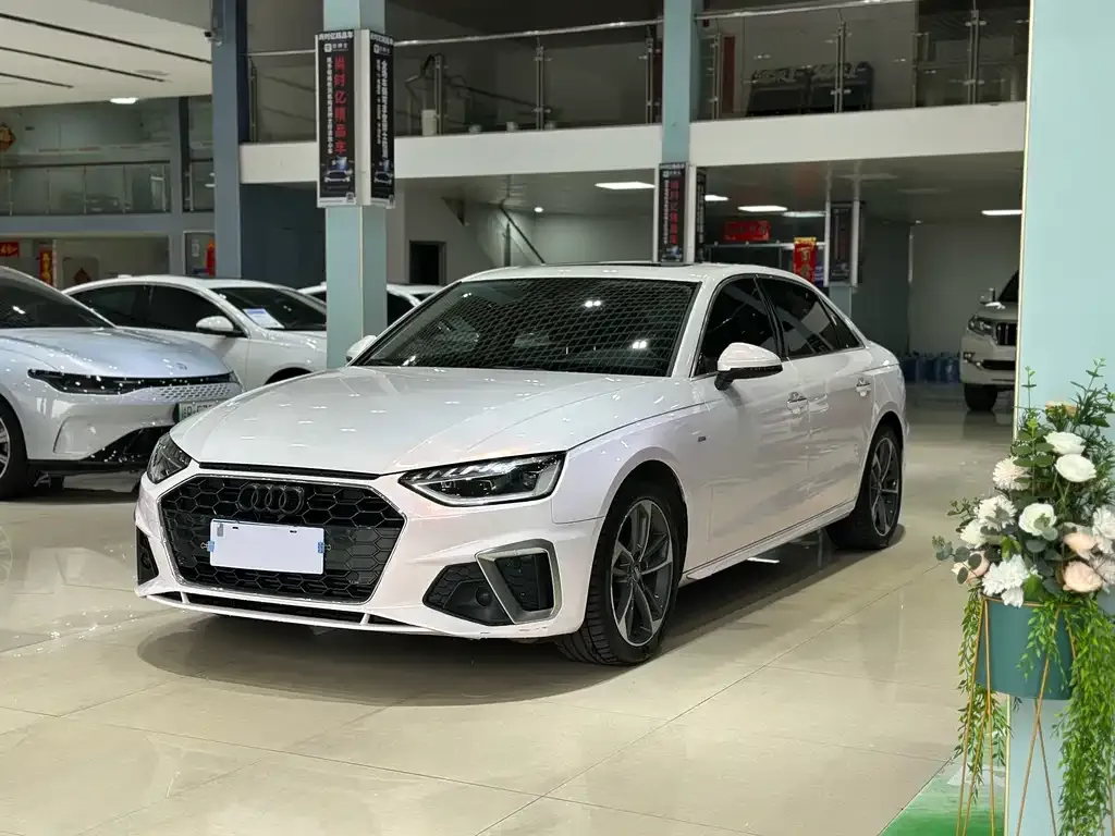 Audi A4L 2021 из CN, фото 1