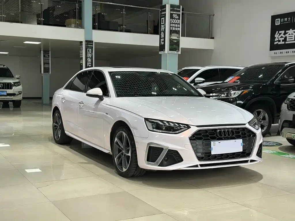 Audi A4L 2021 из CN, фото 6