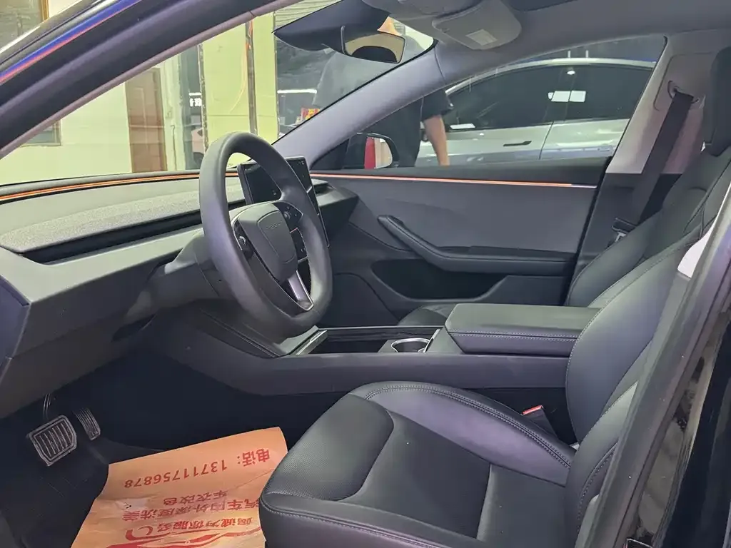 Tesla Model 3 — фото 4