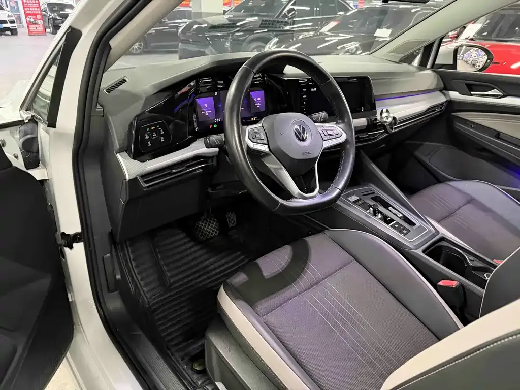 Volkswagen Golf 2021 из CN, фото 3