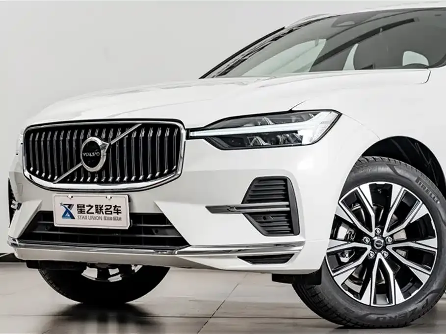 Volvo XC60 — фото 10