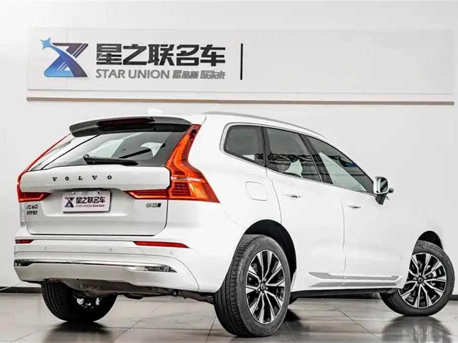 Volvo XC60 — фото 4