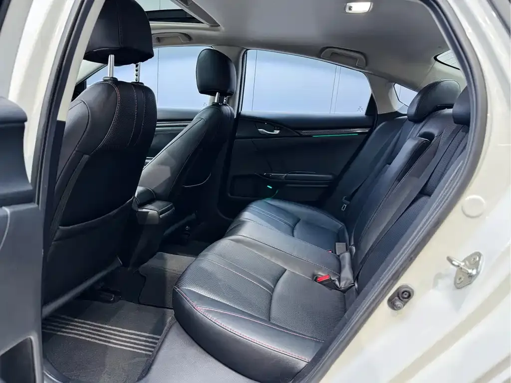 Honda Civic — фото 7