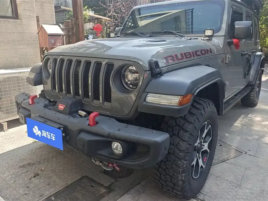 Jeep Wrangler — фото 1