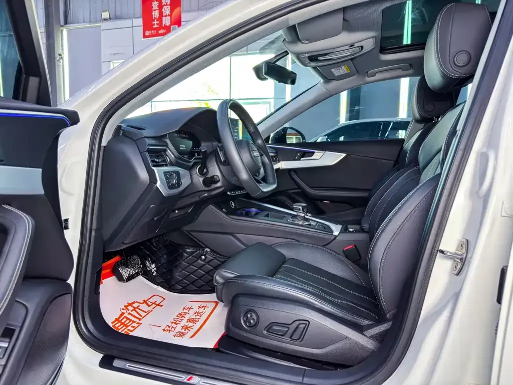 Audi A4L 2022 из CN, фото 5