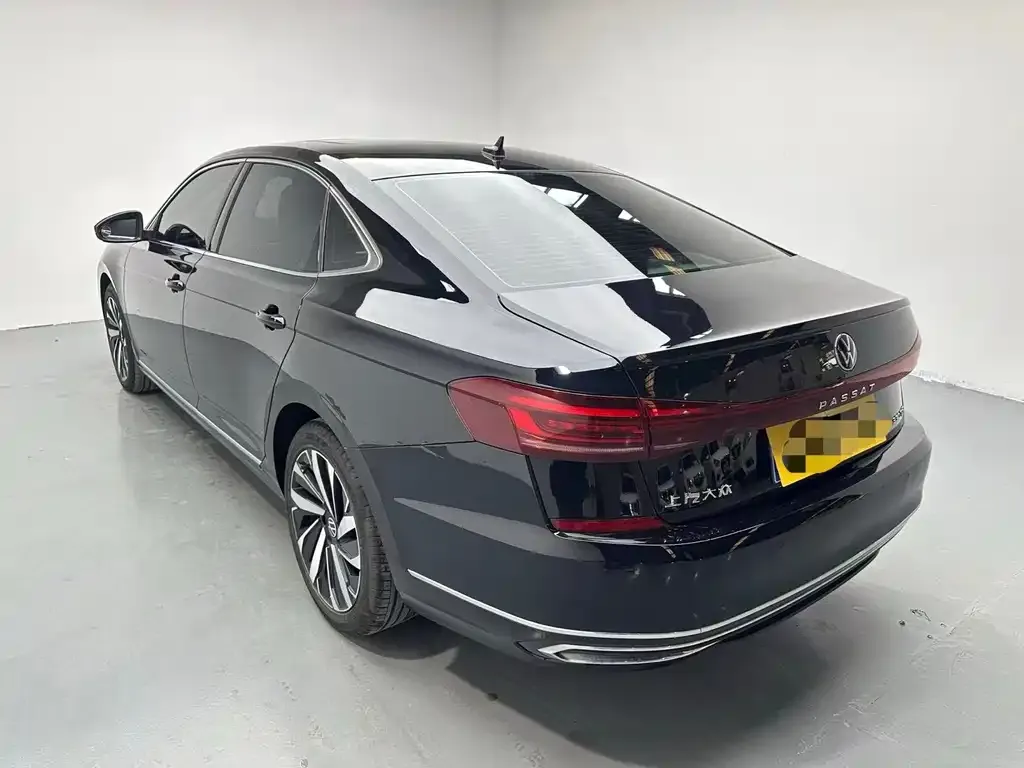Volkswagen Passat — фото 8