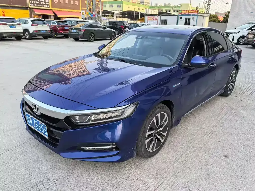 Honda Accord — фото 1