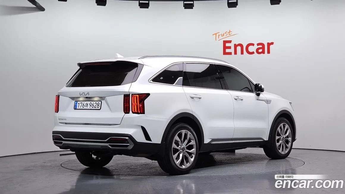 Kia Sorento — фото 7