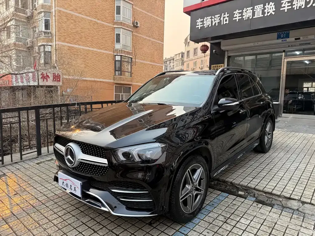 Mercedes-Benz GLE — фото 1