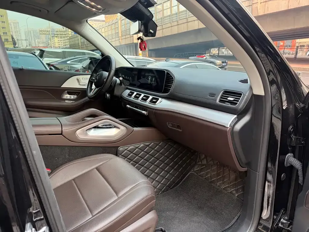 Mercedes-Benz GLE — фото 10