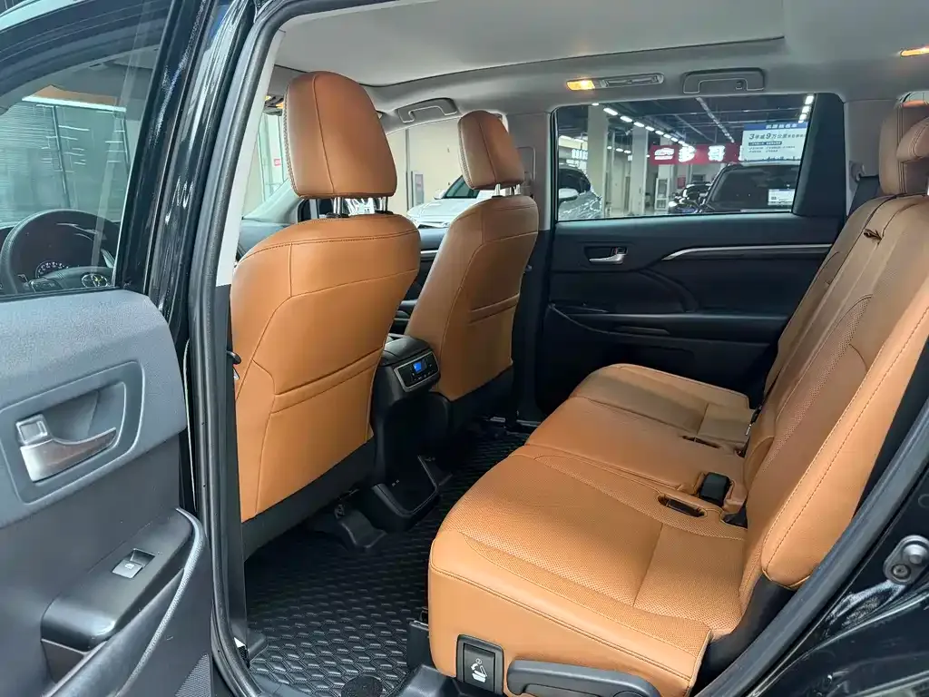 Toyota Highlander 2021 из CN, фото 10