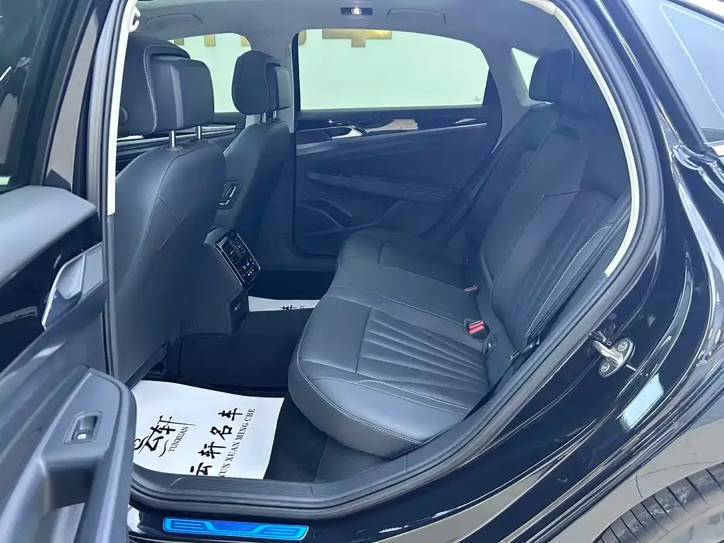 Volkswagen Passat — фото 6