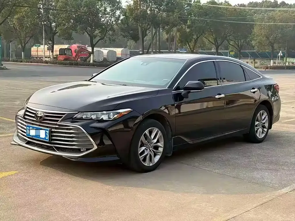 Toyota Avalon — фото 1