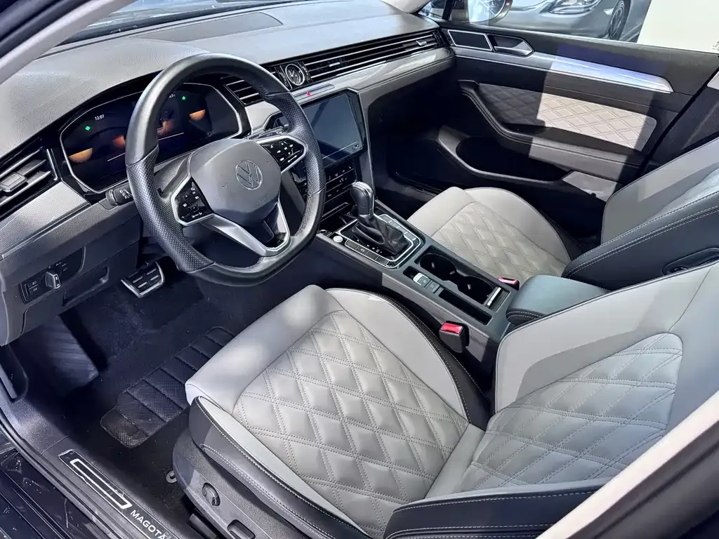 Volkswagen Magotan 2023 из CN, фото 8