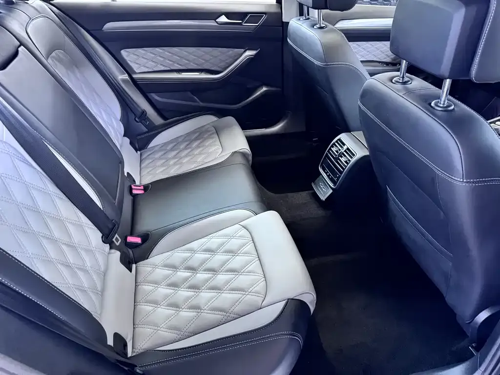 Volkswagen Magotan 2023 из CN, фото 3