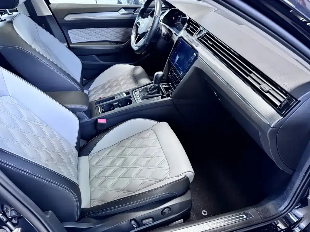 Volkswagen Magotan 2023 из CN, фото 7