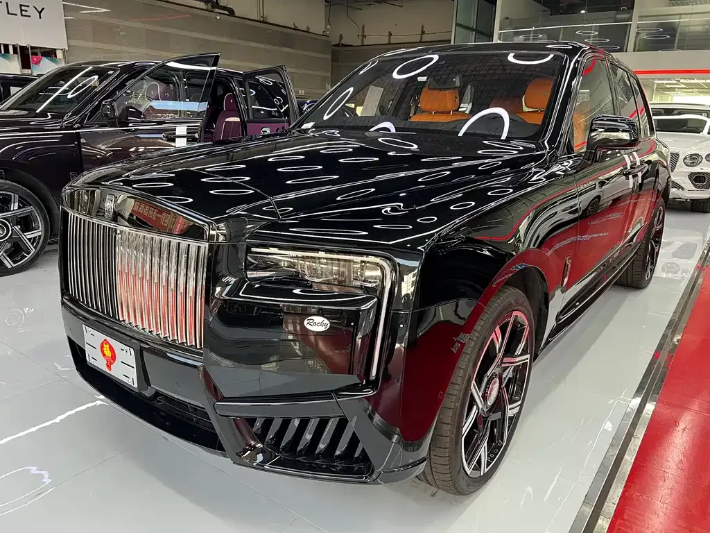 Rolls-Royce Cullinan — фото 1