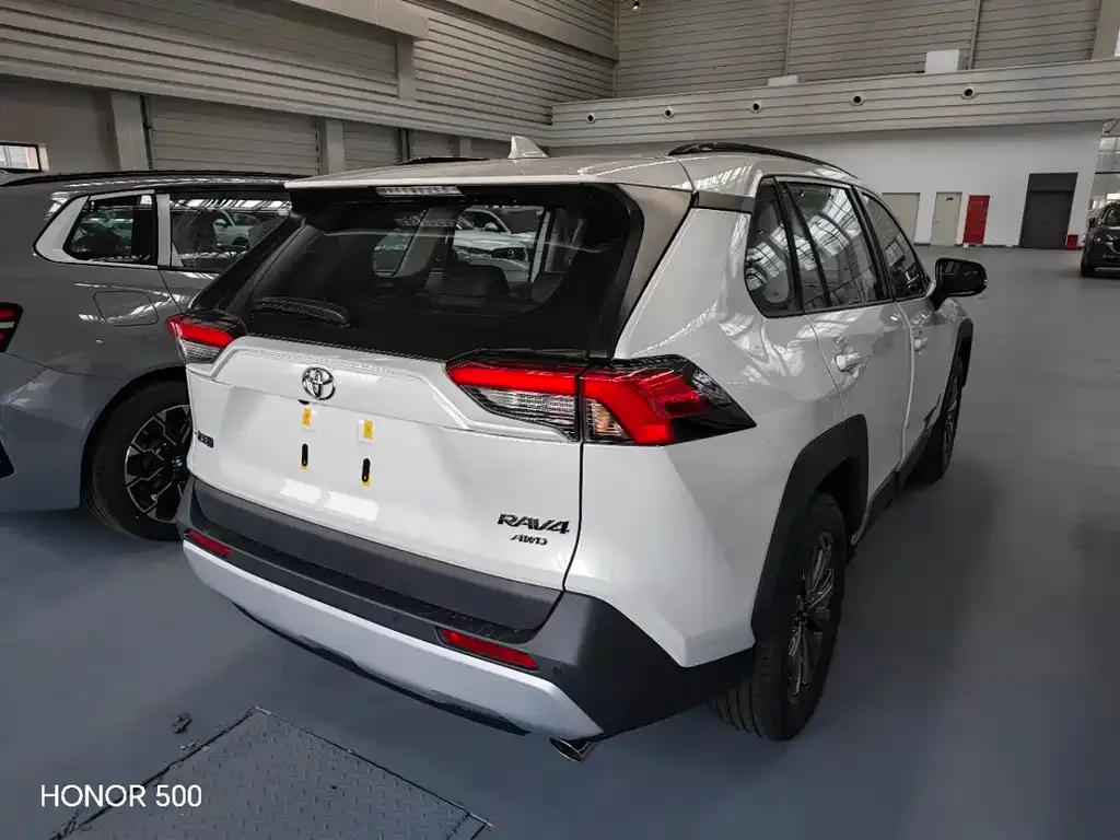 Toyota RAV4 2025 из CN, фото 5