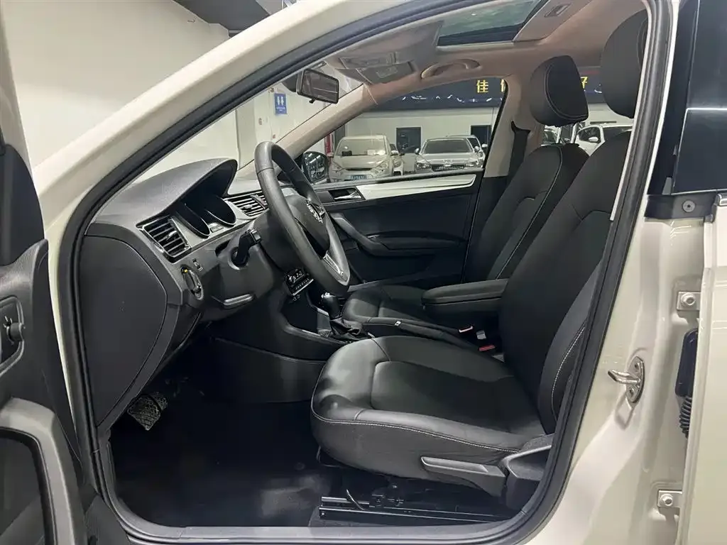 Skoda Rapid 2022 из CN, фото 5