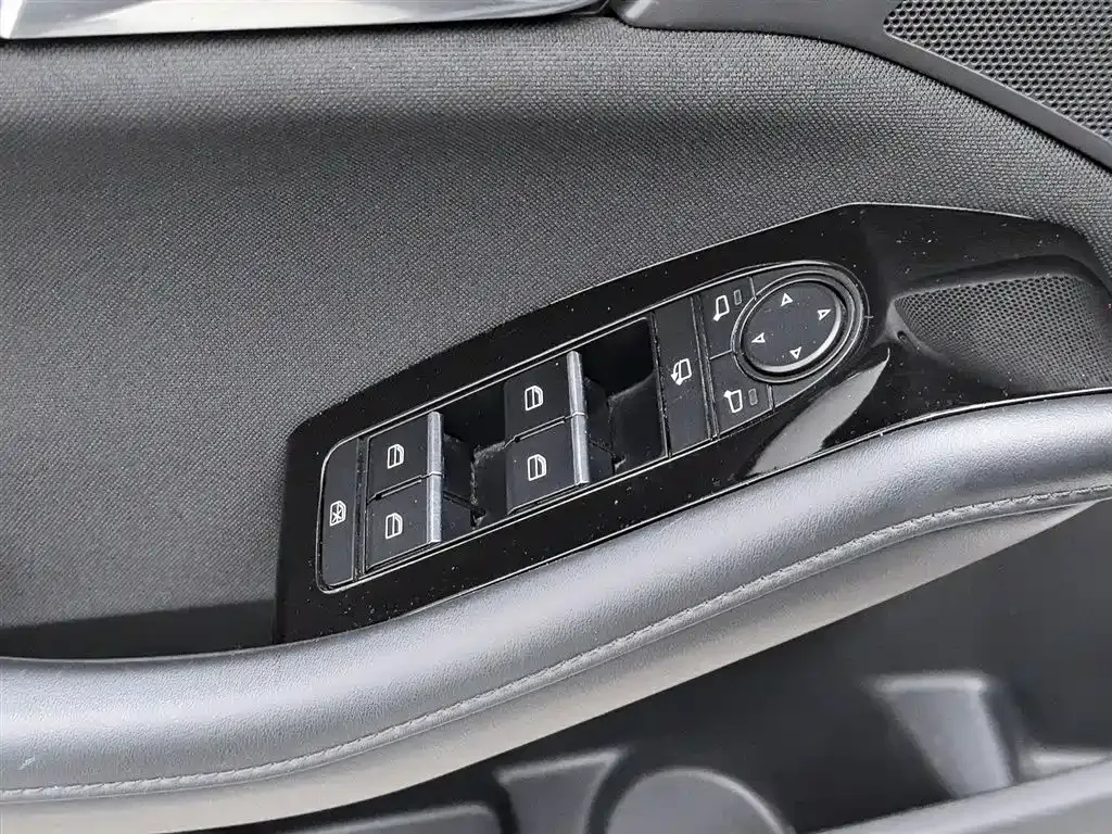 Mazda 3 Axela — фото 10