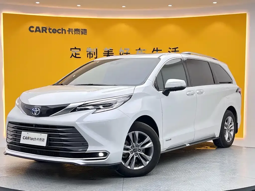 Toyota Sienna 2022 из CN, фото 1
