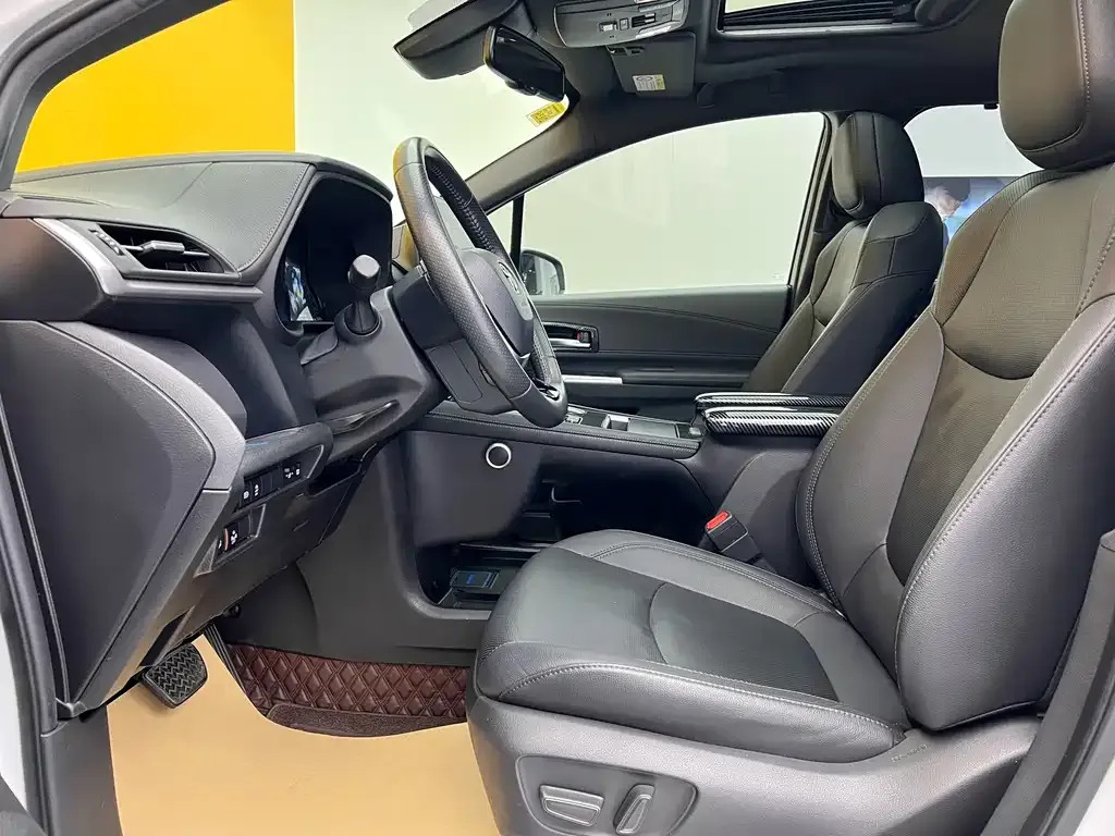 Toyota Sienna 2022 из CN, фото 5